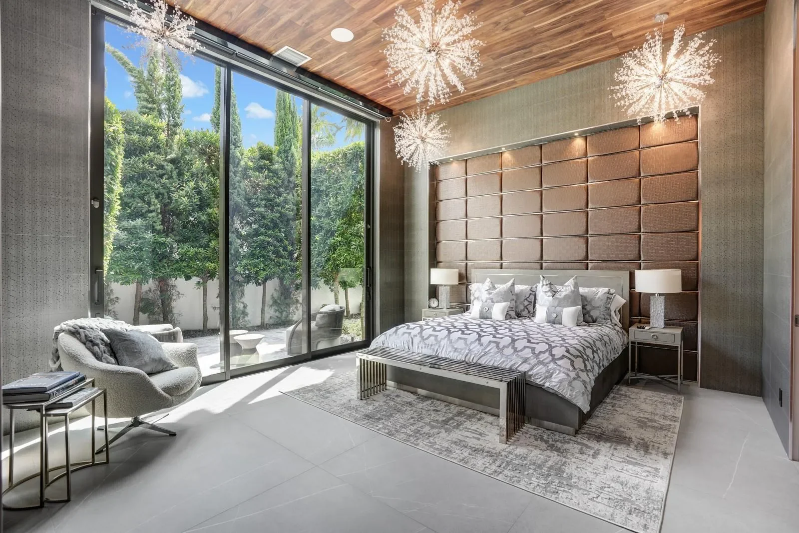 671 Middle River Dr, Fort Lauderdale, Florida, United States. - Photo 46