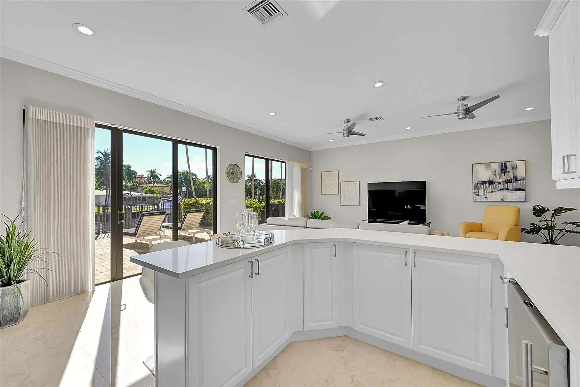 2254 SE 7th Street, Hillsboro Beach, Florida, United States. - Photo 13