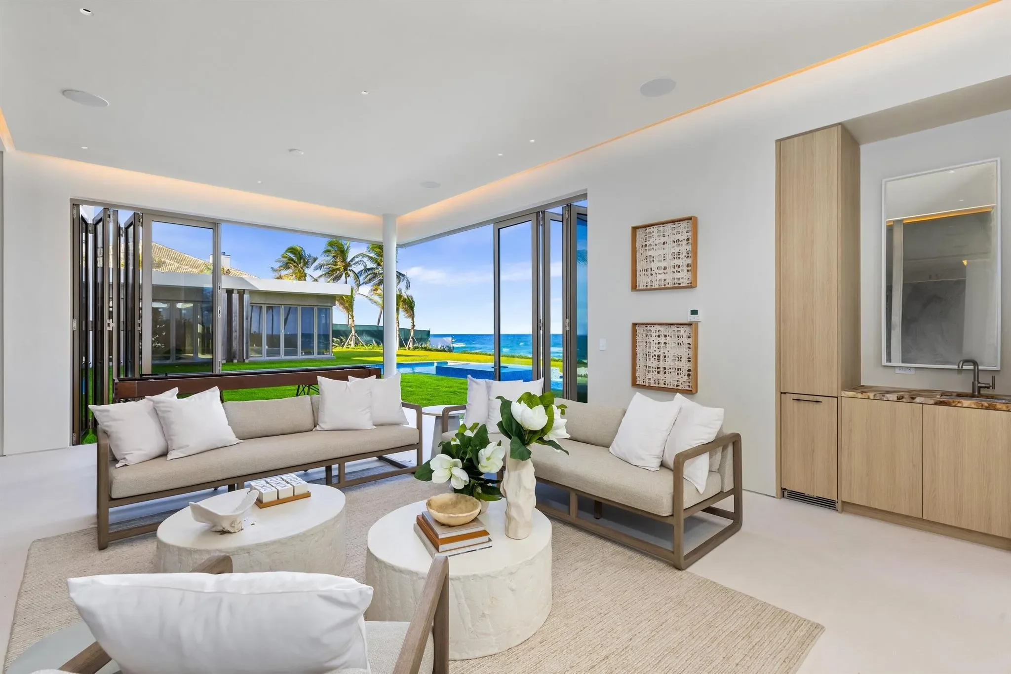1460 S Ocean Boulevard, Lantana, Florida, United States. - Photo 13
