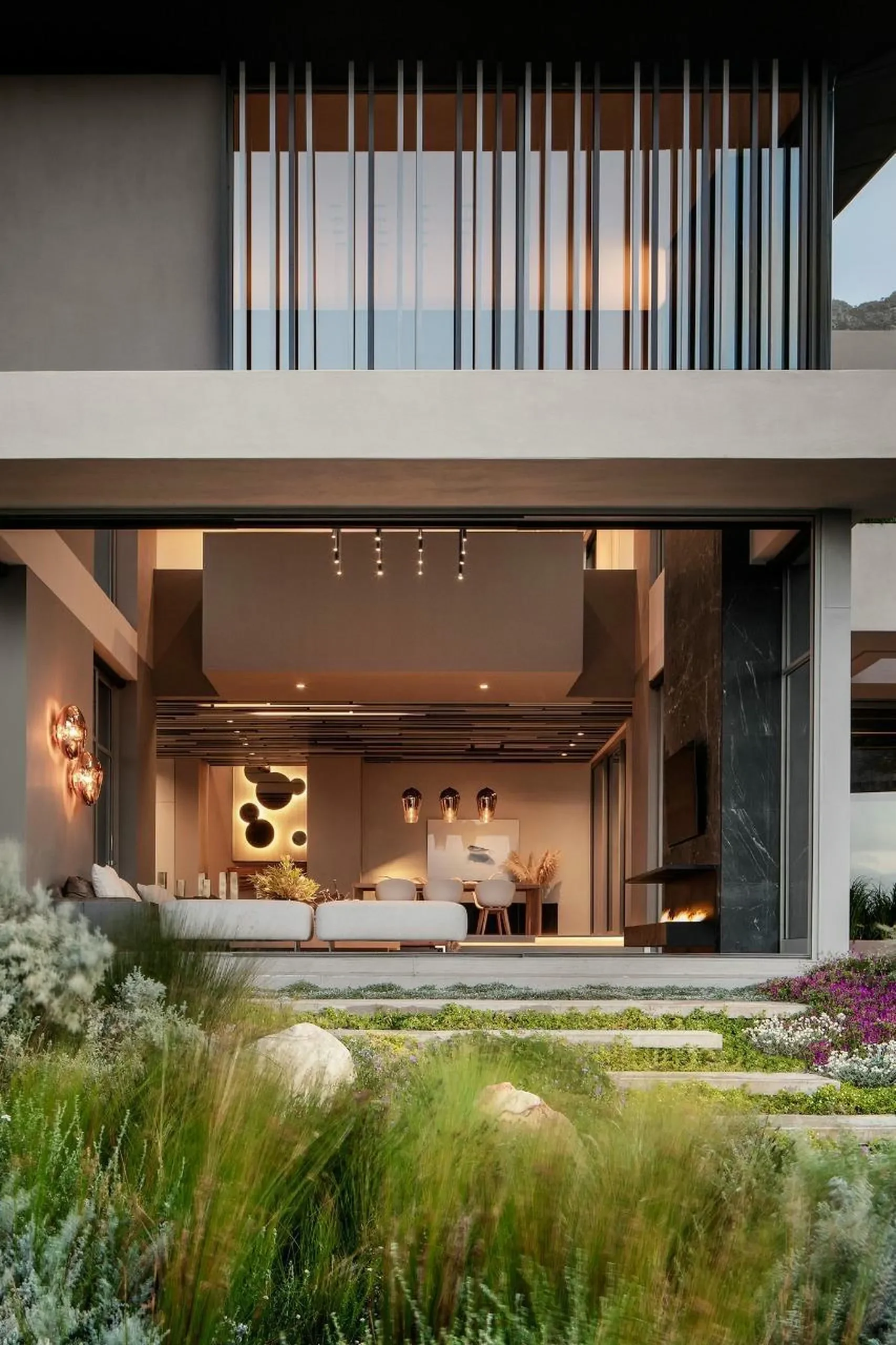 Exterior photo 6