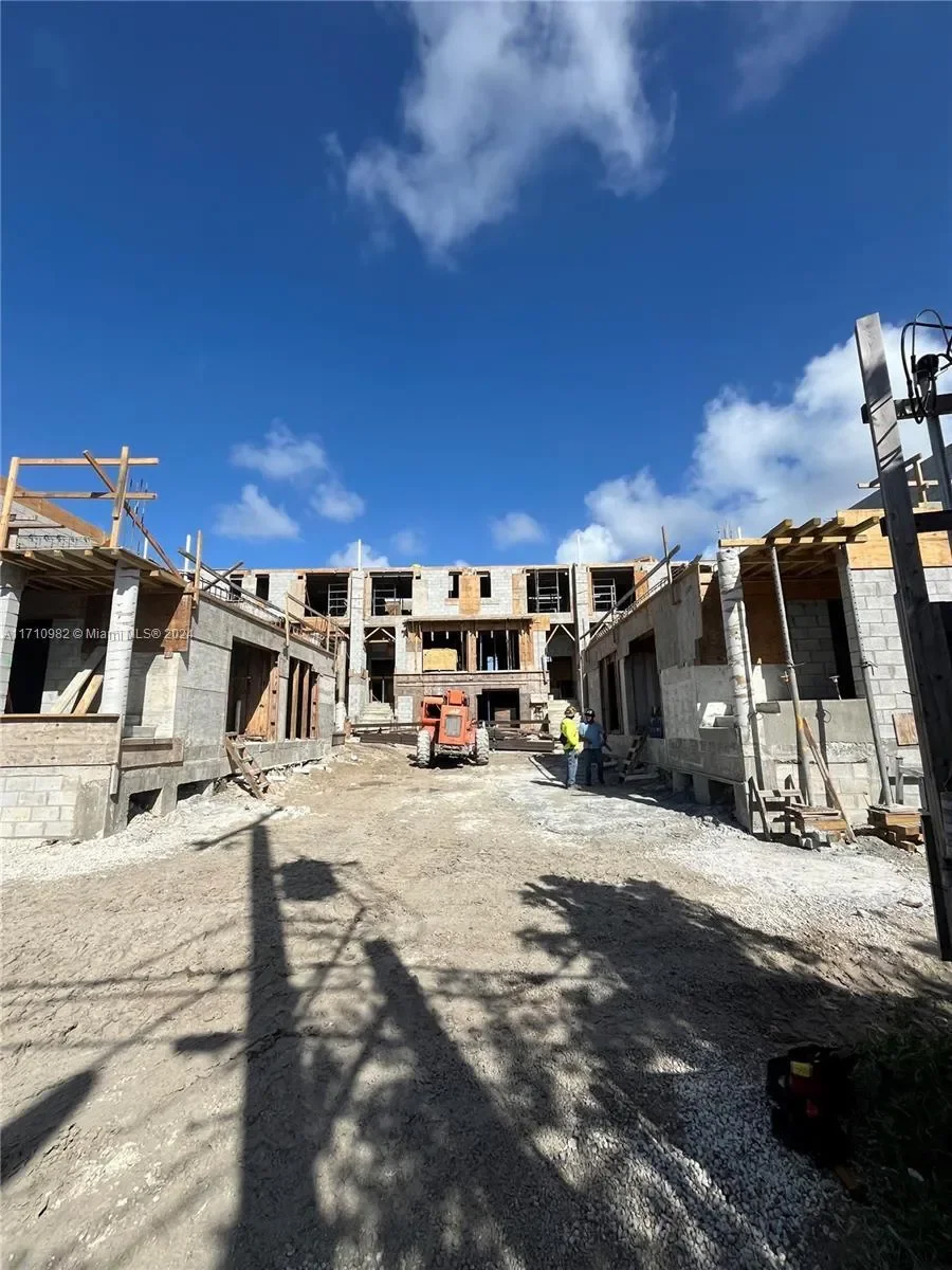 2005 Calais Dr 1, Miami Beach, Florida, United States. - Photo 8