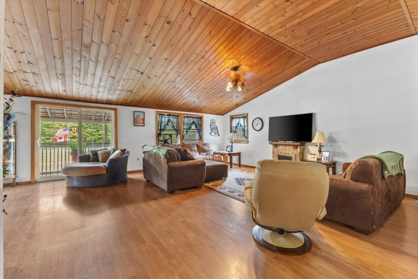 2455 US-9, Schroon Lake, New York, United States. - Photo 18