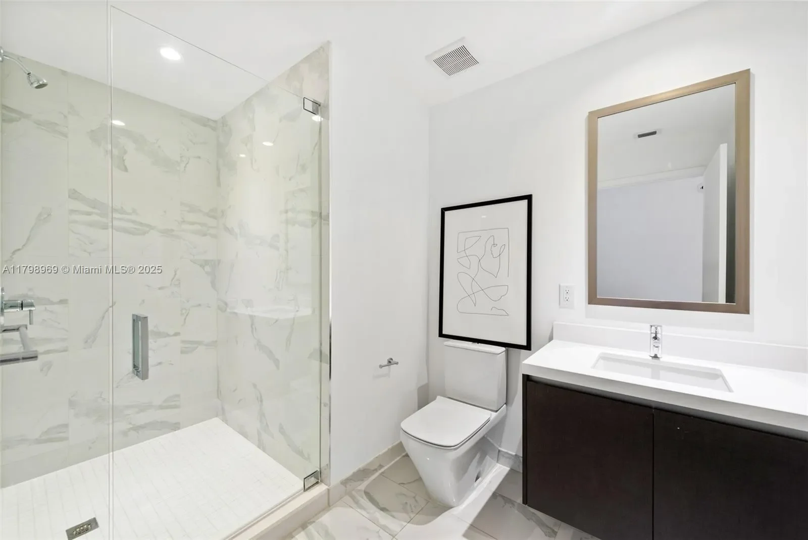 851 NE 1st Ave #4011, Miami, FL 33132, Miami, Florida, United States. - Photo 13