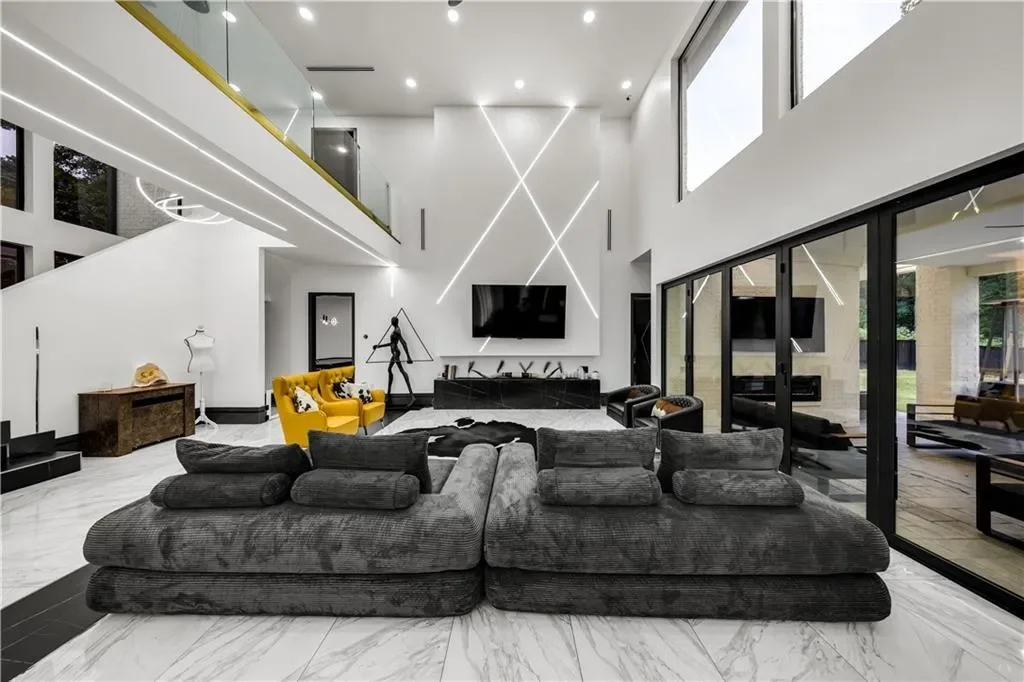 Single Family Residence in Snellville