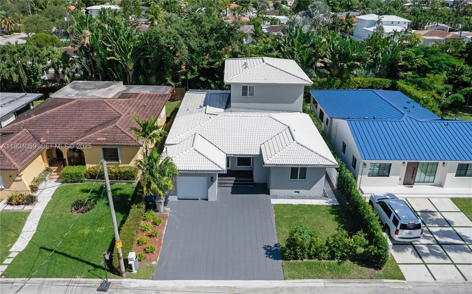 8851 Froude Ave, Bal Harbour, Florida, United States. - Photo 3