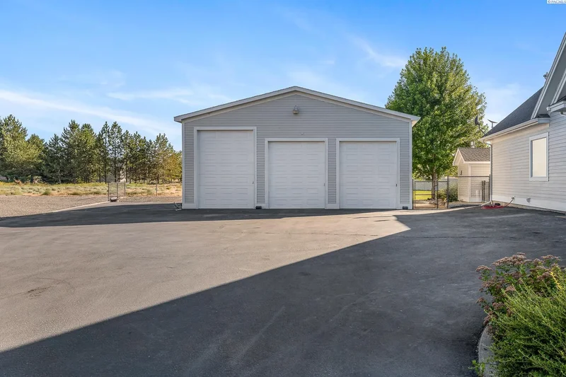 101304 N Billings Ct, West Richland, WA 99353, West Richland, Washington, United States. - Photo 39
