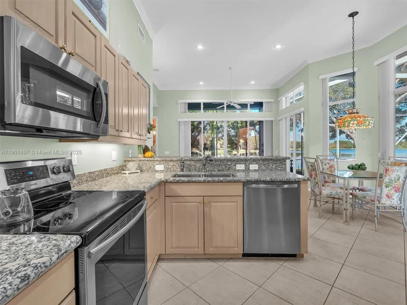 302 NW 120th Dr, Coral Springs, FL 33071, Coral Springs, Florida, United States. - Photo 8