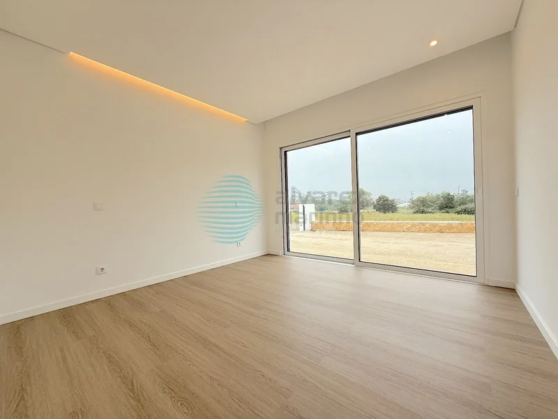 3 bedroom ground floor villa, countryside views, near Benedita