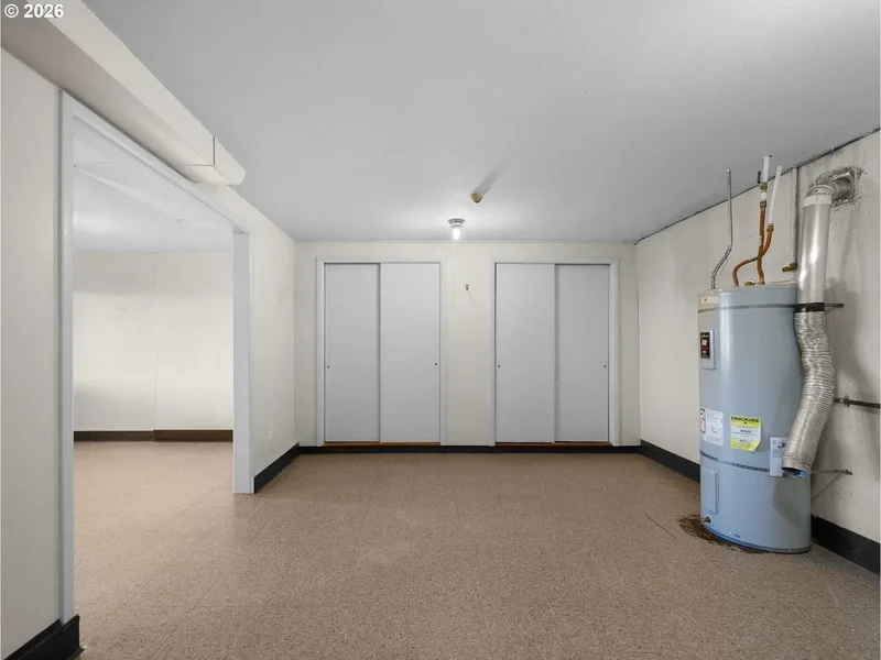 10180 SE CRESTHILL RD, Happy Valley, Oregon, United States. - Photo 32