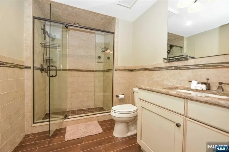 70 Oak Drive, Upper Saddle River, NJ, 07458, USA, Saddle River, New Jersey, United States. - Photo 37