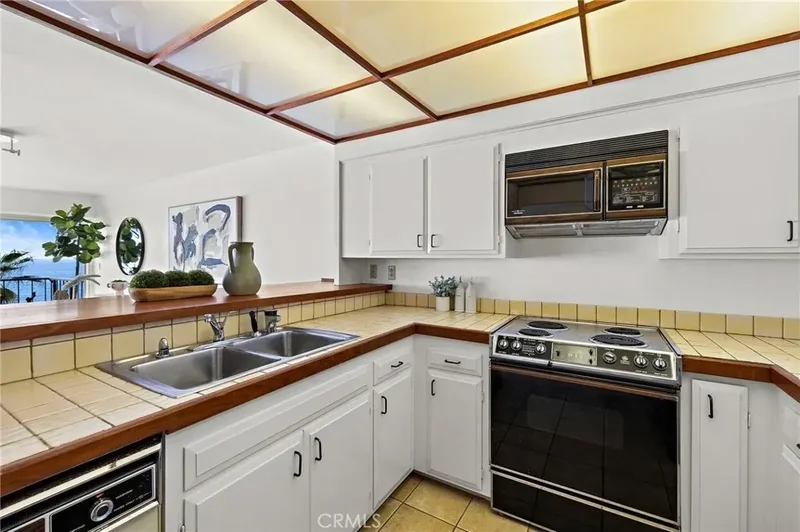 31423 Coast Hwy 18, Laguna Beach, California, United States. - Photo 23