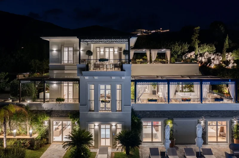 Luxury Villa 623m2 with Panoramic Sea Views and Pool./Private beach.