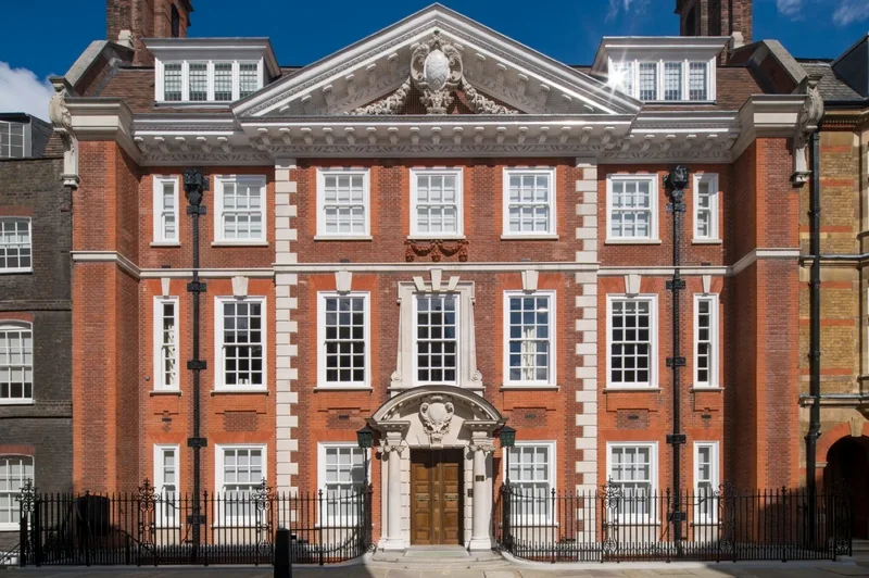 Beautifully renovated home in the heart of London