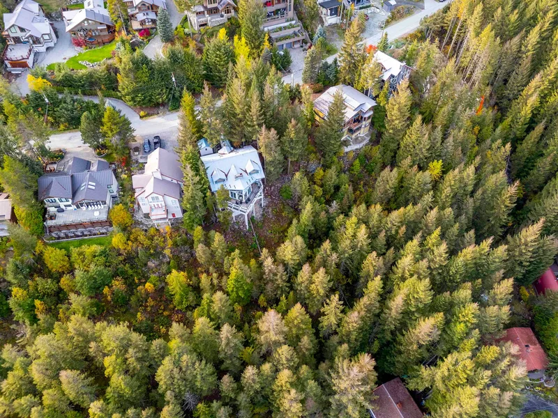 8365 Mountain View Drive, Whistler, British Columbia, Canada. - Photo 17