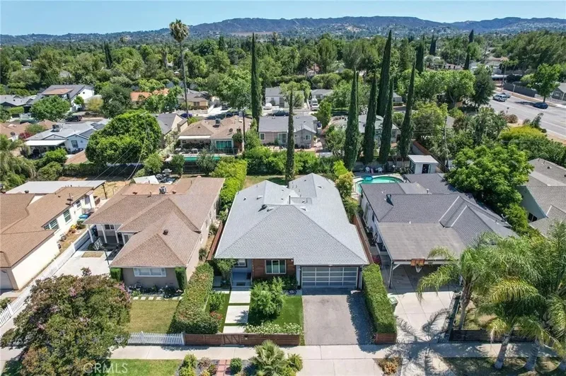 17642 Calvert Street, Los Angeles, California, United States. - Photo 33