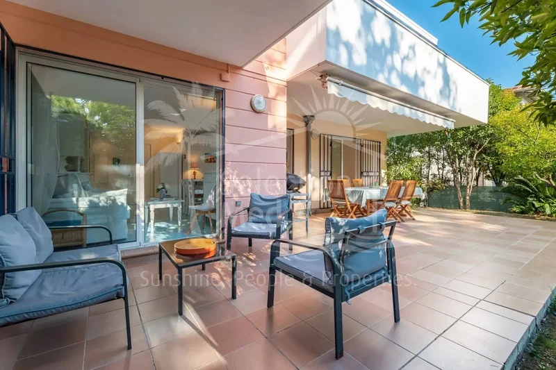 42 Avenue de la Salis, Antibes, Provence-Alpes-Côte d'Azur, France. - Photo 4