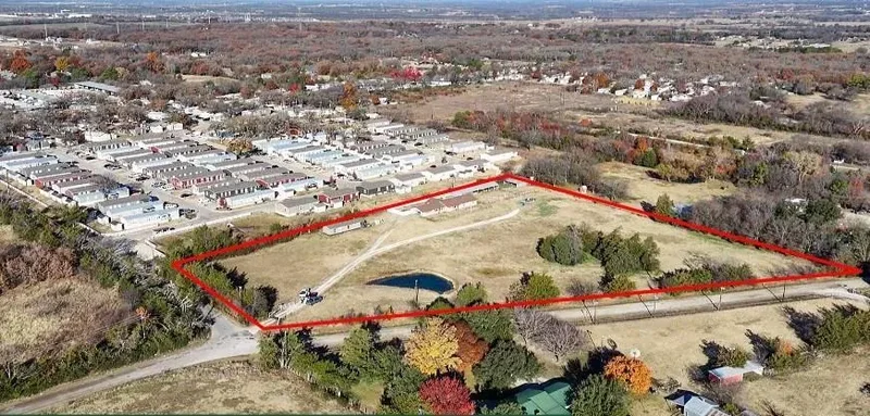 Single Family Residence in Denton