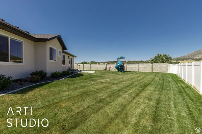 7212 S HAROLDS WAY E, Ogden, Utah, United States. - Photo 42