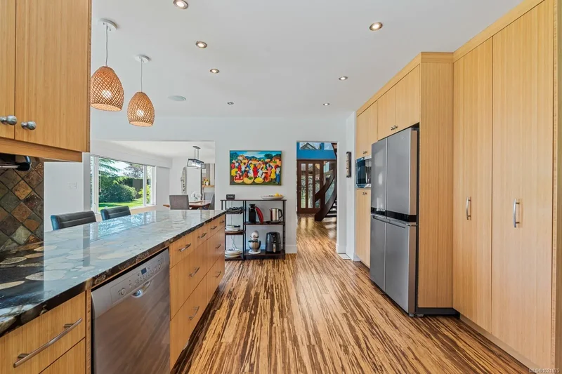 5605 Parker Ave, Saanich, British Columbia, Canada. - Photo 34