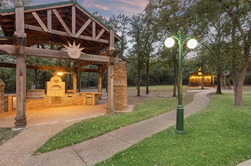 385 Meadow View Drive, Lantana, Texas, United States. - Photo 36