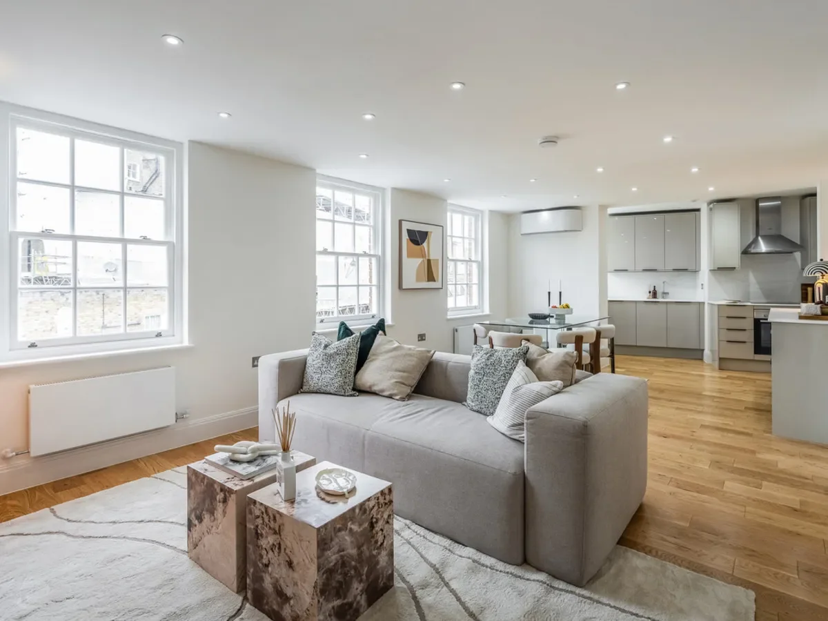 Cadogan Lane, London, SW1X, London, England, United Kingdom. - Photo 10