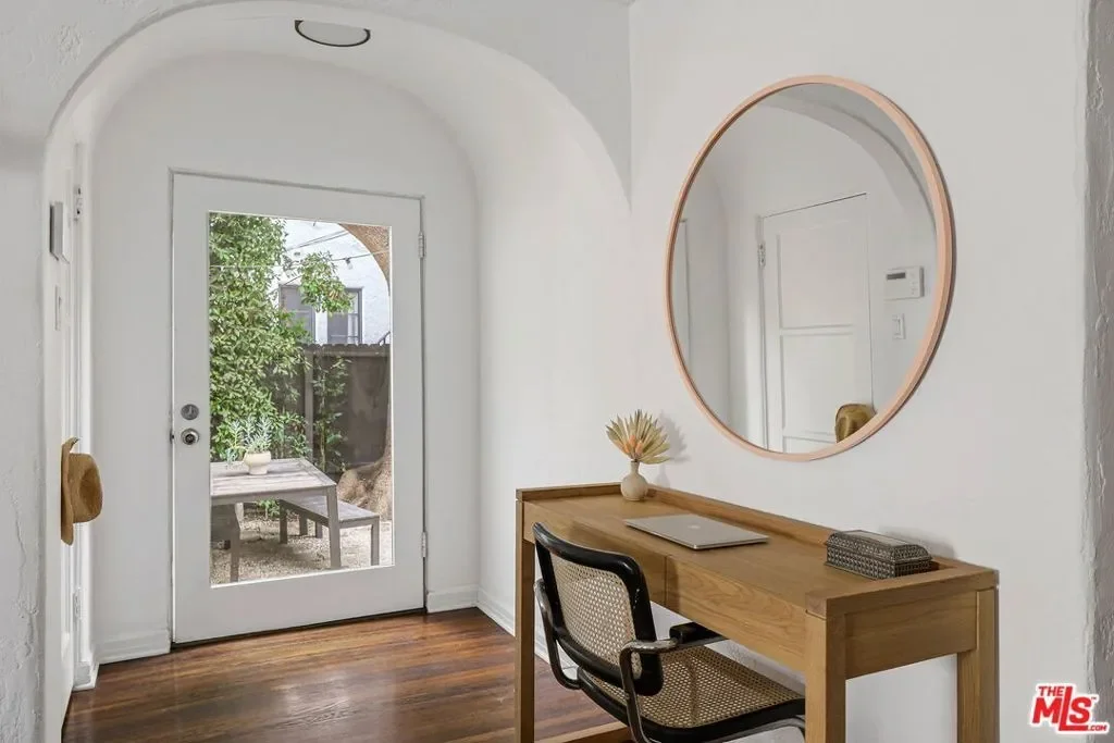 8210 Willoughby Avenue, Los Angeles, California, United States. - Photo 3
