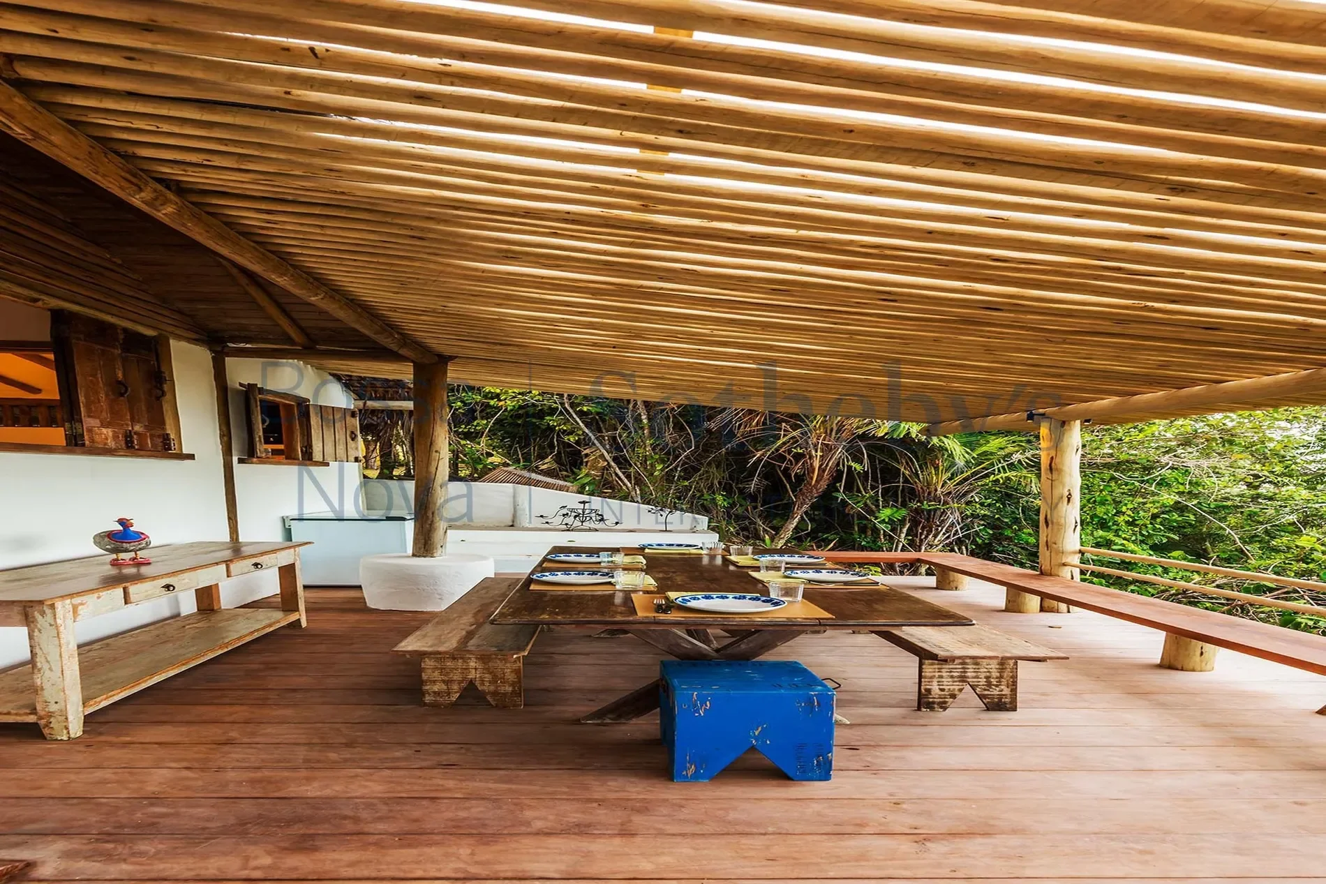 Exterior photo 9