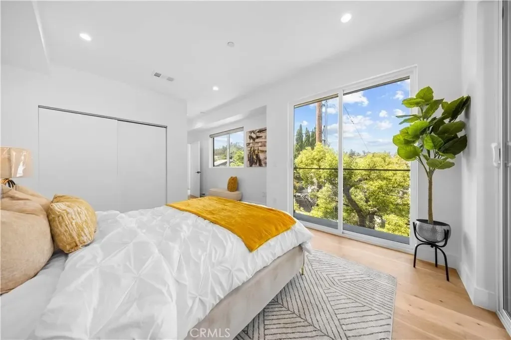 6050 E Burwood Avenue, Los Angeles, California, United States. - Photo 32