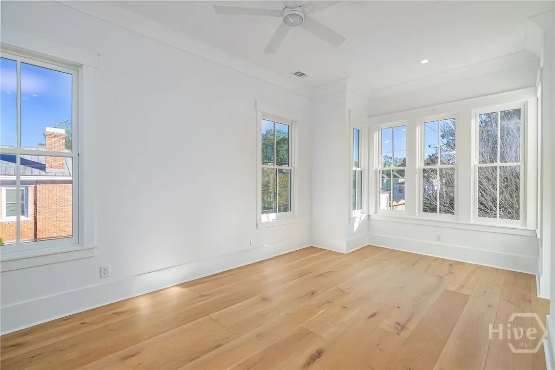 Gallery photo 12