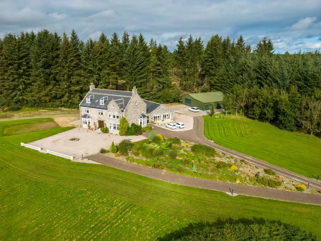 Exterior photo 3