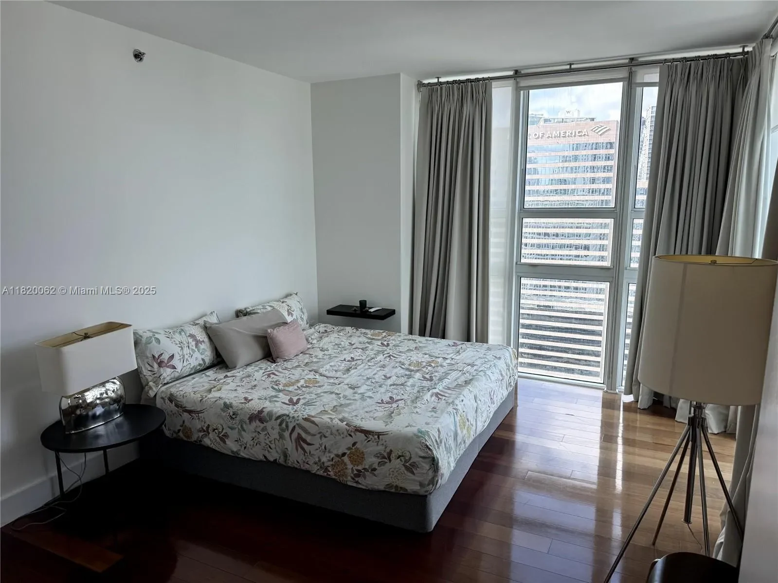 950 Brickell Bay Dr, #3710, Miami, Florida, United States. - Photo 17