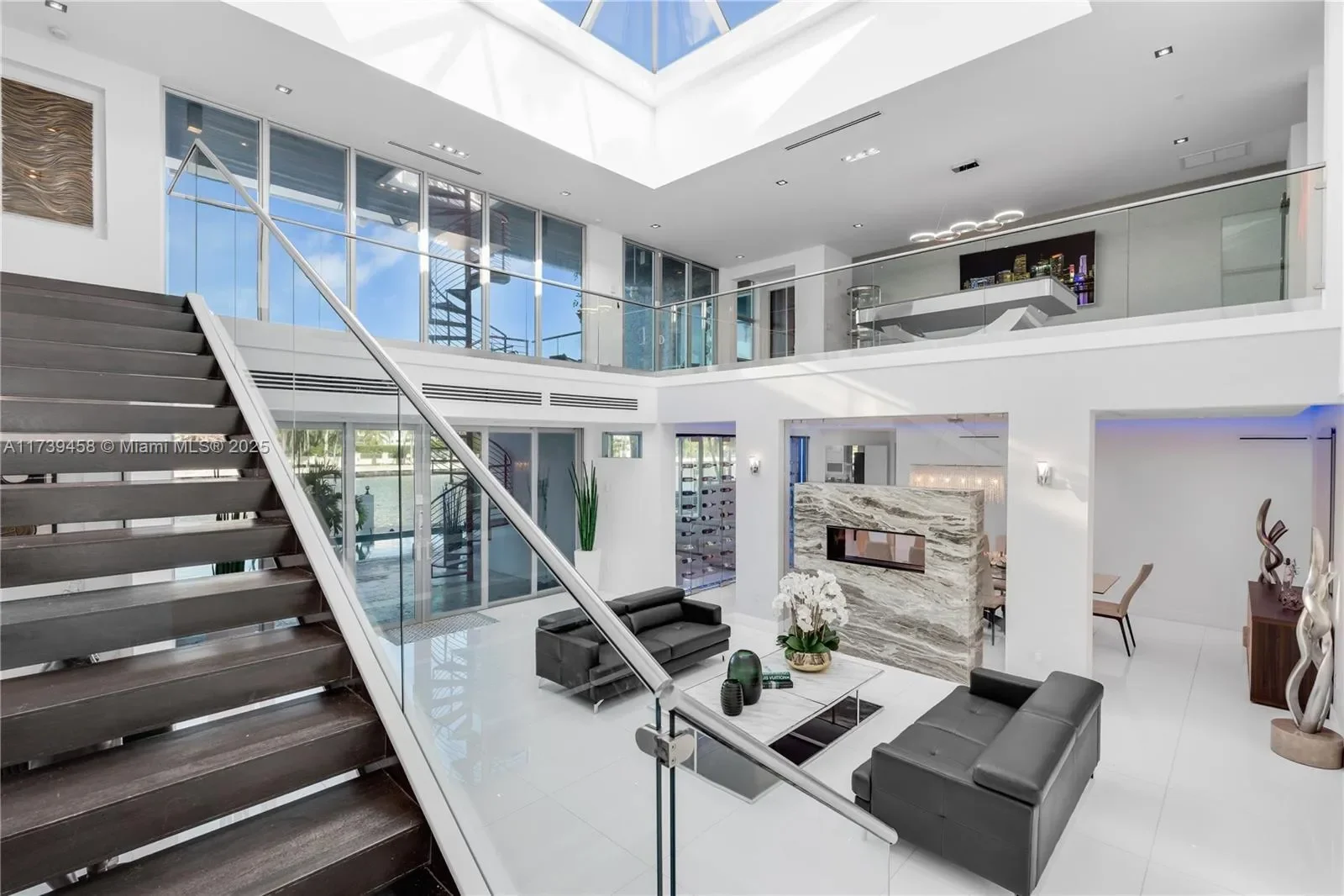 300 Royal Plaza Dr, Fort Lauderdale, Florida, United States. - Photo 34