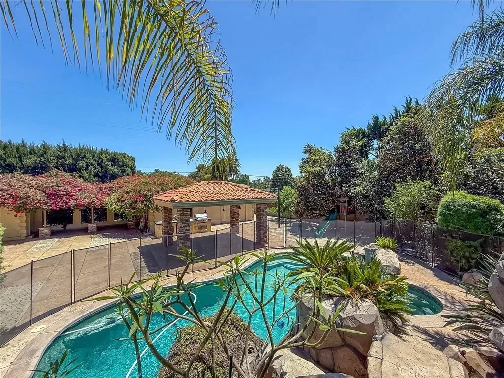 202 W Lemon Avenue, Arcadia, California, United States. - Photo 40