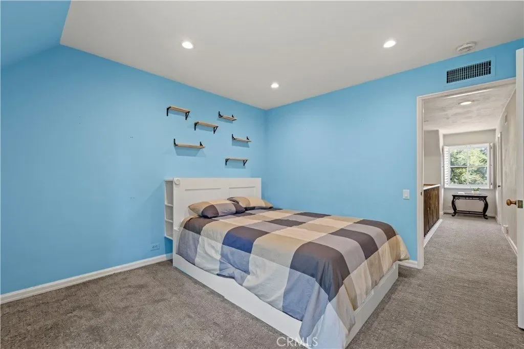 5200 Collier Place, Woodland Hills, CA, 91364, USA, Los Angeles, California, United States. - Photo 13