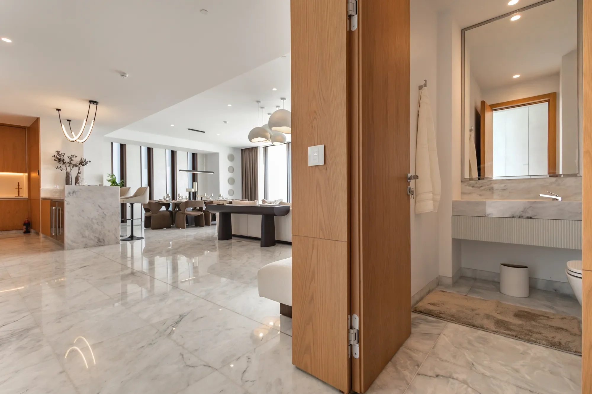 Royal Atlantis Residences: Luxurious 3-Bedroom Apartments with Stunning Views & Exclusive Amenities