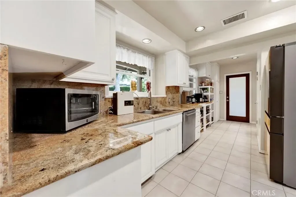 3398 Floyd, Los Angeles, California, United States. - Photo 19