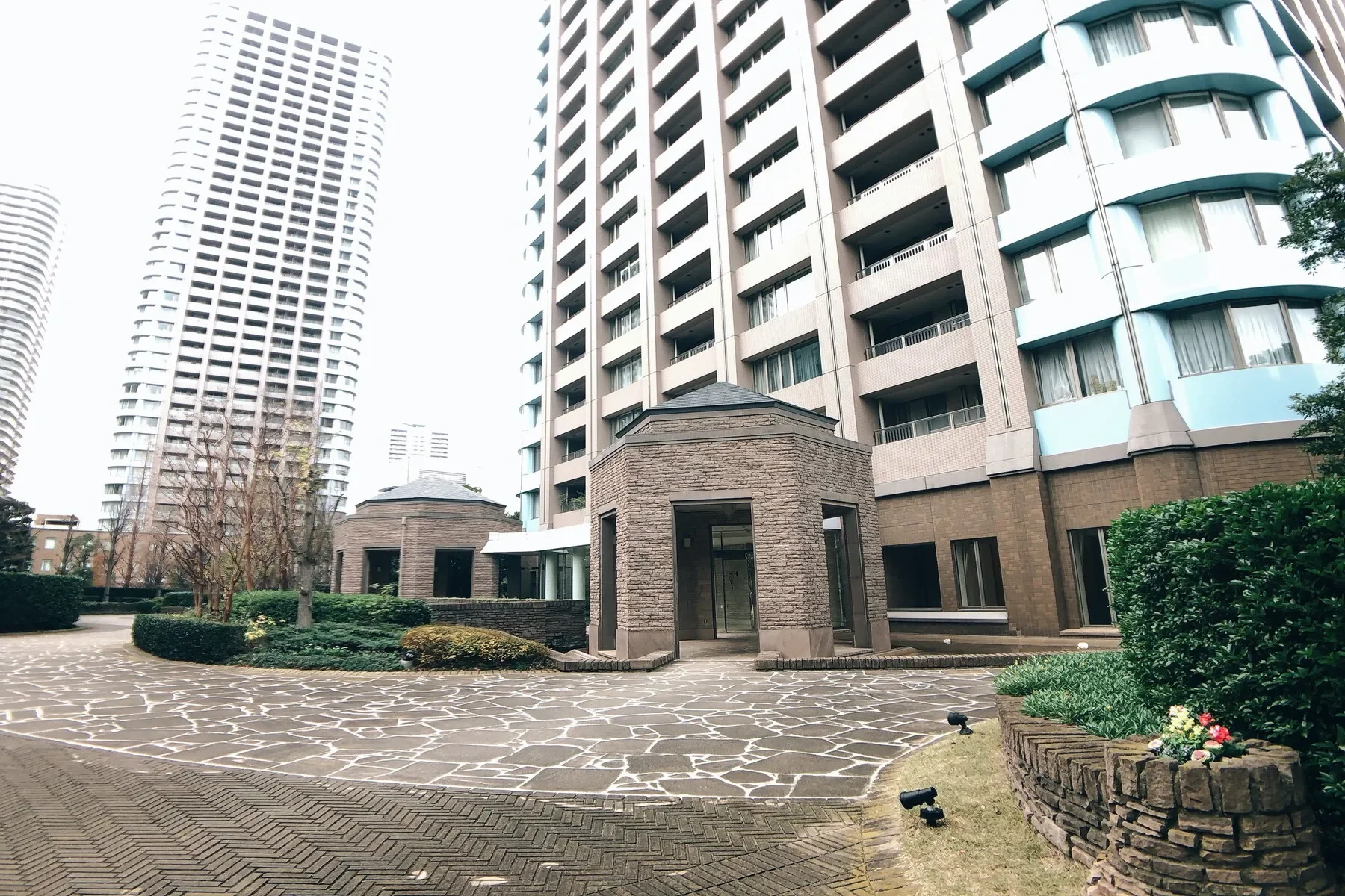 Exterior photo 4