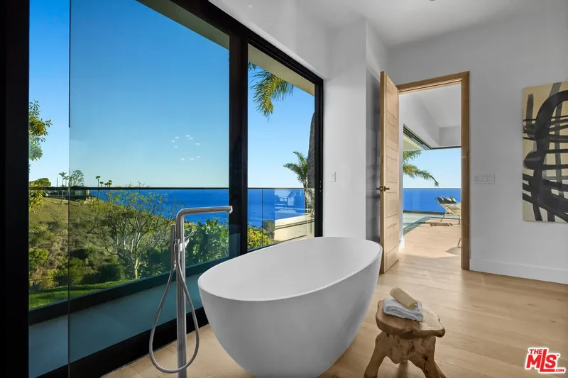 4732 Avenida Del Mar, Malibu, California, United States. - Photo 6