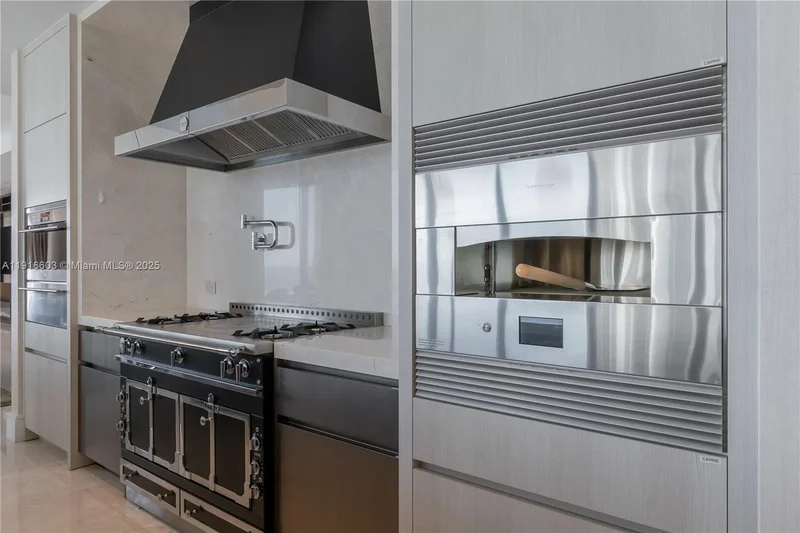 17975 Collins Avenue 2402, Golden Beach, Florida, United States. - Photo 5