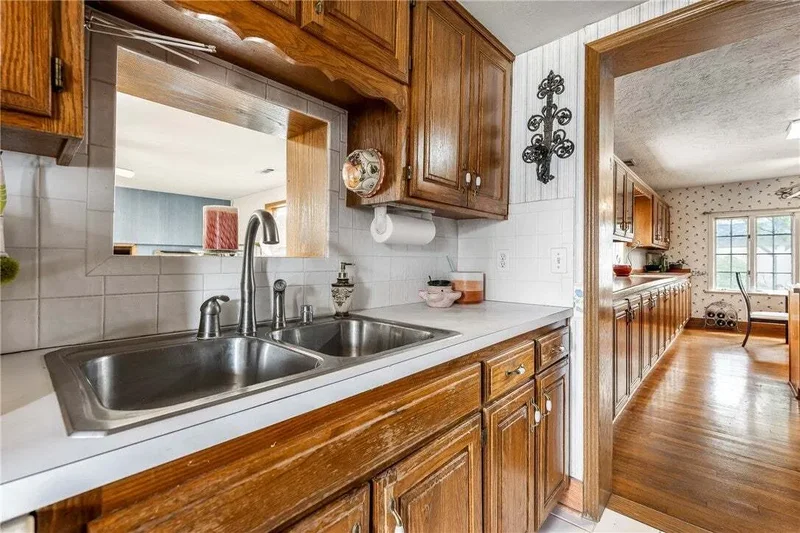 123 Shields Drive, Holiday Island, AR 72631, Eureka Springs, Arkansas, United States. - Photo 17