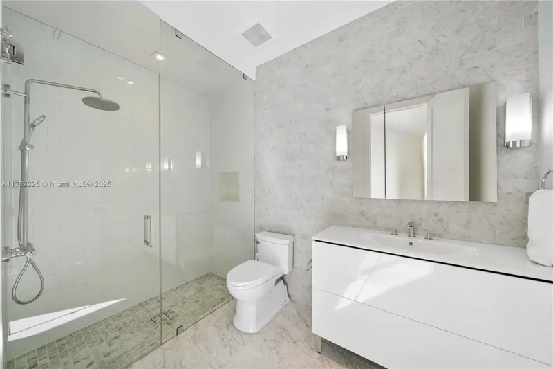 180 Cape Florida Dr, Key Biscayne, Florida, United States. - Photo 11