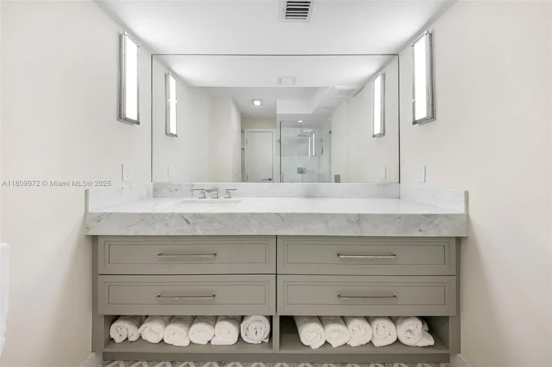 2901 S Bayshore Dr 17G/H, Miami, Florida, United States. - Photo 59