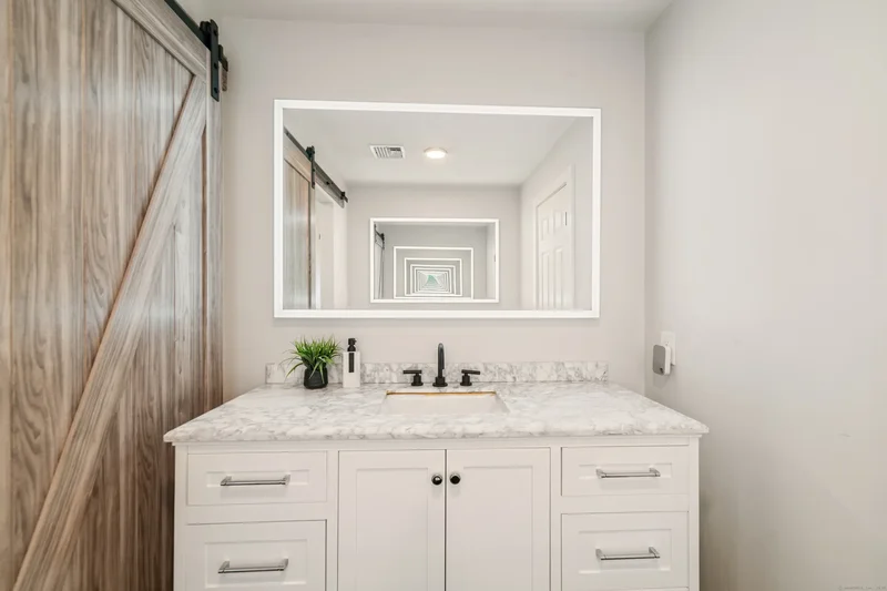 7 Charter Ridge Drive, Newtown, Connecticut, United States. - Photo 21