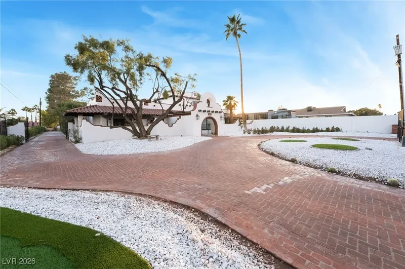 6465 Edna Avenue, Las Vegas, Nevada, United States. - Photo 5