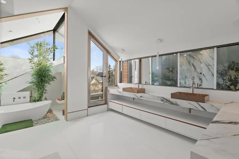 210 Glenayr Road, Toronto, Ontario, Canada. - Photo 20