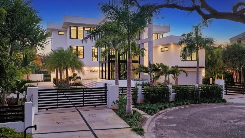 1610 N Lodge Drive, Sarasota, FL 34239, Sarasota, Florida, United States. - Photo 13