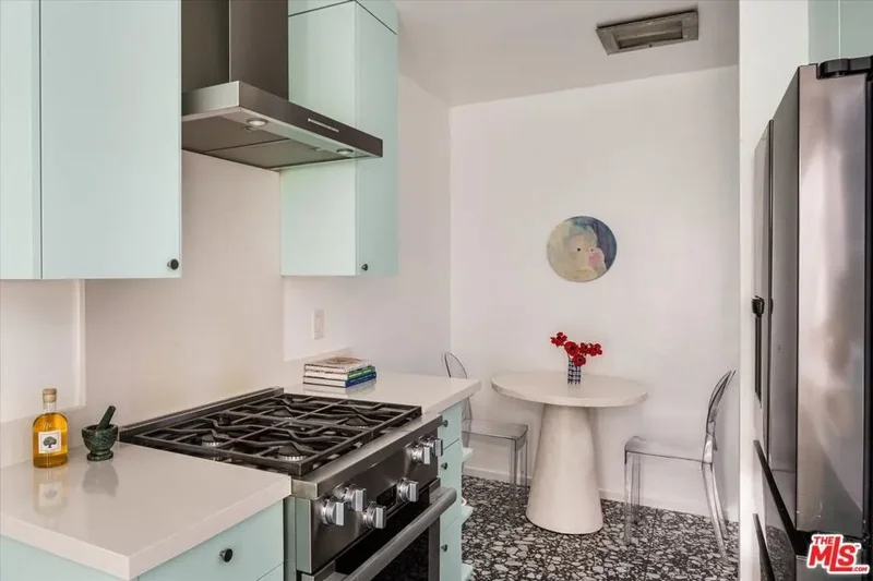 947 N Martel Avenue, Los Angeles, California, United States. - Photo 13