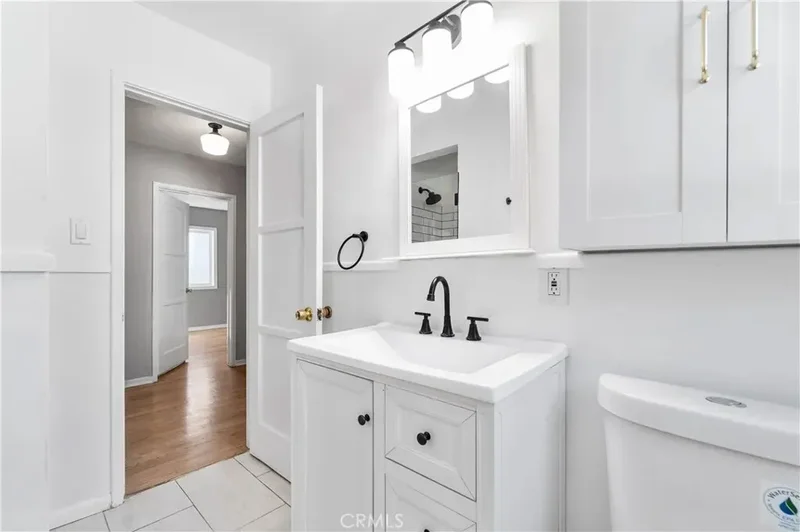 2535 S S Bundy, Los Angeles, California, United States. - Photo 22