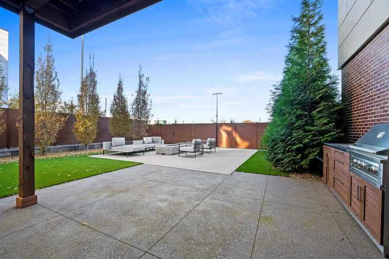 Premier Titletown Townhomes Residence