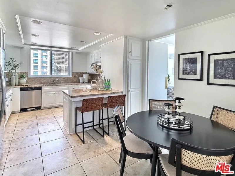 10550 Wilshire Boulevard 1004, Los Angeles, California, United States. - Photo 15